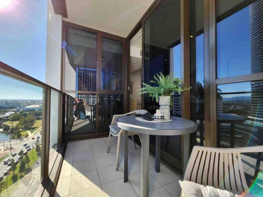 Broadbeach Business Or Leisure Gold Coast Exterior photo