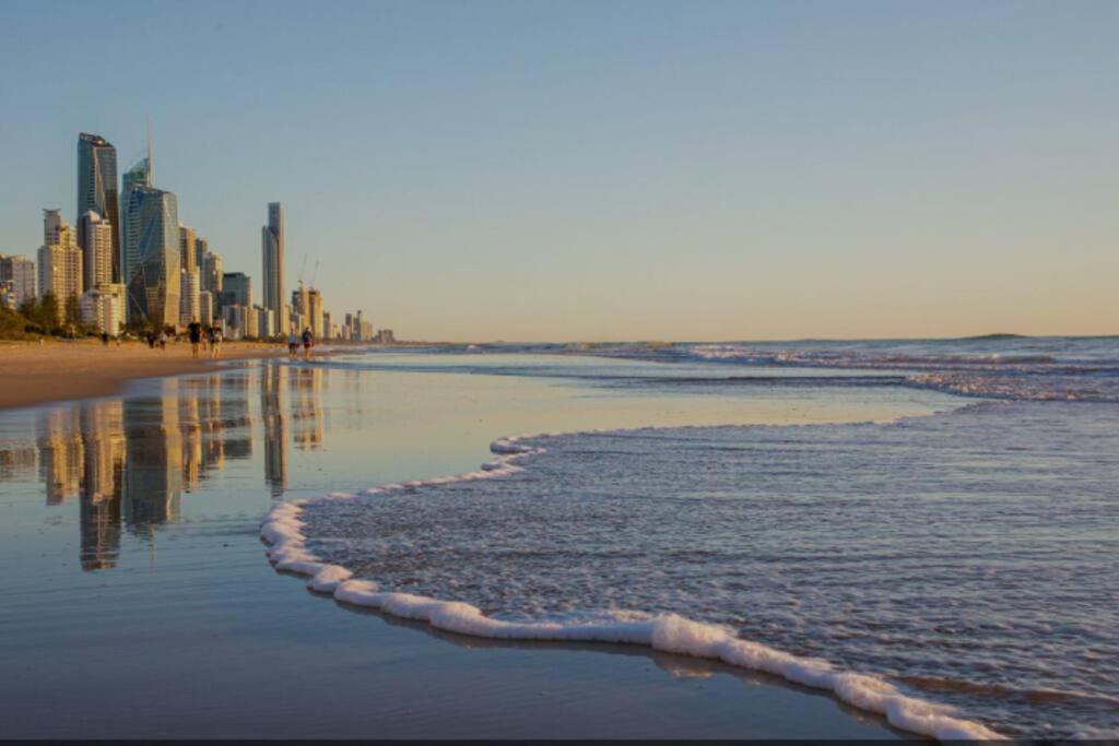 Broadbeach Business Or Leisure Gold Coast Exterior photo